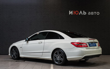 Mercedes-Benz E-Класс, 2012 год, 1 390 000 рублей, 4 фотография
