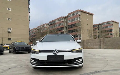 Volkswagen Golf VIII, 2022 год, 1 690 000 рублей, 3 фотография