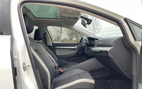 Volkswagen Golf VIII, 2022 год, 1 690 000 рублей, 8 фотография