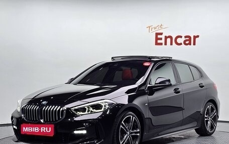 BMW 1 серия, 2021 год, 2 300 000 рублей, 1 фотография