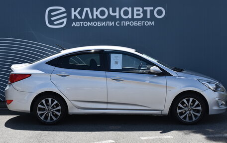 Hyundai Solaris II рестайлинг, 2015 год, 1 000 000 рублей, 5 фотография