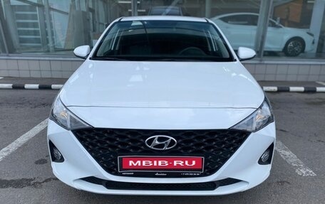 Hyundai Solaris II рестайлинг, 2021 год, 1 395 000 рублей, 2 фотография