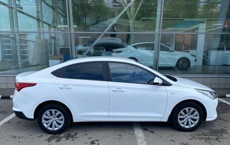 Hyundai Solaris II рестайлинг, 2021 год, 1 395 000 рублей, 4 фотография