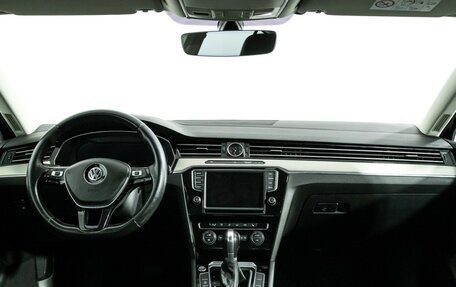 Volkswagen Passat B8 рестайлинг, 2016 год, 1 579 898 рублей, 13 фотография