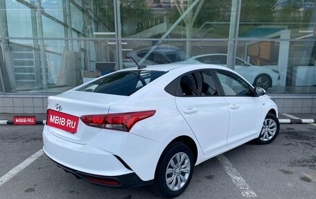 Hyundai Solaris II рестайлинг, 2021 год, 1 395 000 рублей, 5 фотография