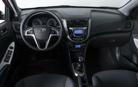 Hyundai Solaris II рестайлинг, 2013 год, 919 000 рублей, 6 фотография