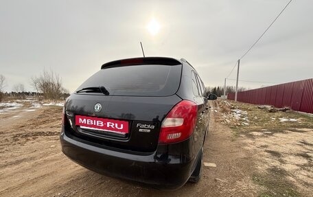 Skoda Fabia II, 2011 год, 450 000 рублей, 3 фотография