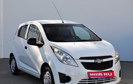 Chevrolet Spark III, 2013 год, 799 000 рублей, 3 фотография