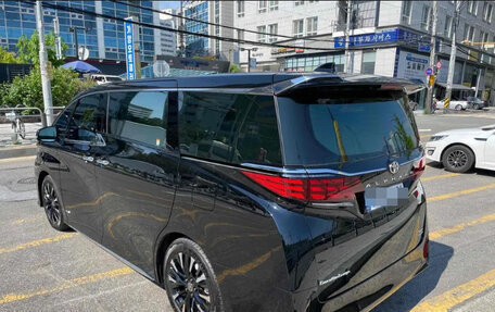 Toyota Alphard, 2024 год, 11 600 000 рублей, 3 фотография