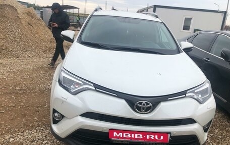 Toyota RAV4, 2018 год, 2 750 000 рублей, 2 фотография