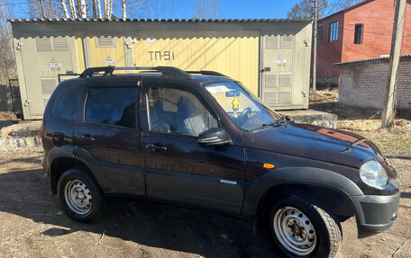 Chevrolet Niva I рестайлинг, 2011 год, 500 000 рублей, 2 фотография