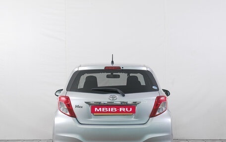 Toyota Vitz, 2012 год, 799 000 рублей, 4 фотография