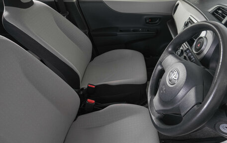 Toyota Vitz, 2012 год, 799 000 рублей, 10 фотография