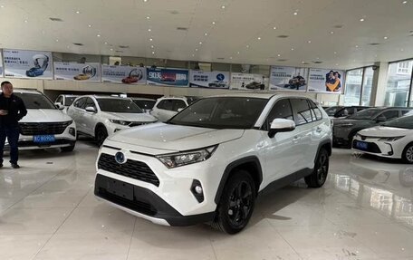 Toyota RAV4, 2021 год, 2 600 005 рублей, 3 фотография