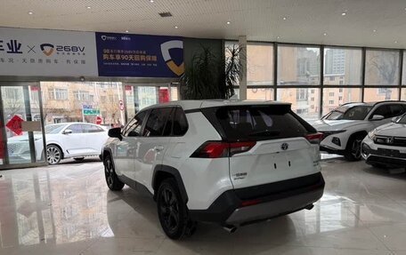 Toyota RAV4, 2021 год, 2 600 005 рублей, 4 фотография
