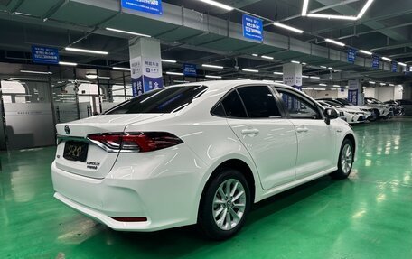 Toyota Corolla, 2021 год, 1 970 000 рублей, 4 фотография