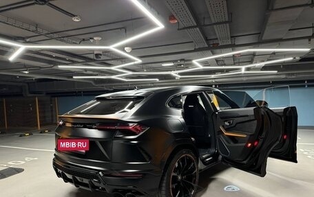 Lamborghini Urus I, 2022 год, 26 000 000 рублей, 7 фотография