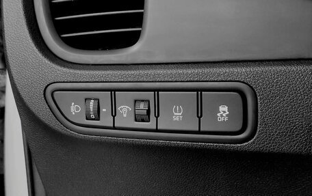 KIA Rio IV, 2018 год, 1 390 000 рублей, 8 фотография