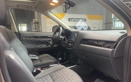 Mitsubishi Outlander III рестайлинг 3, 2021 год, 1 950 012 рублей, 5 фотография