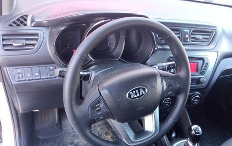 KIA Rio III рестайлинг, 2013 год, 800 000 рублей, 6 фотография