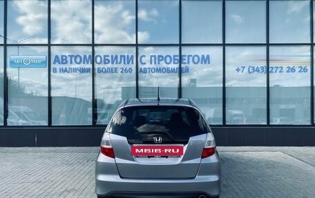 Honda Fit III, 2008 год, 750 000 рублей, 4 фотография