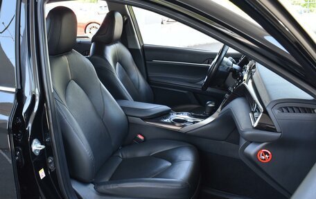 Toyota Camry, 2018 год, 2 690 000 рублей, 8 фотография