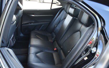 Toyota Camry, 2018 год, 2 690 000 рублей, 9 фотография
