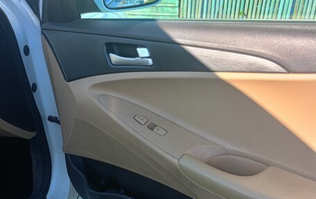 Hyundai Sonata VI, 2012 год, 1 100 000 рублей, 11 фотография
