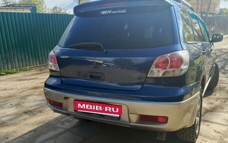 Mitsubishi Outlander III рестайлинг 3, 2003 год, 579 000 рублей, 2 фотография