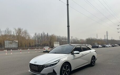 Hyundai Elantra, 2022 год, 1 750 000 рублей, 1 фотография
