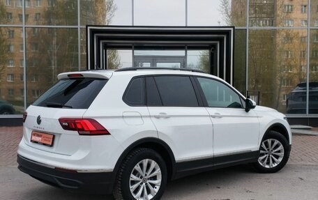Volkswagen Tiguan II, 2021 год, 2 499 000 рублей, 5 фотография