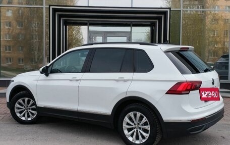 Volkswagen Tiguan II, 2021 год, 2 499 000 рублей, 7 фотография