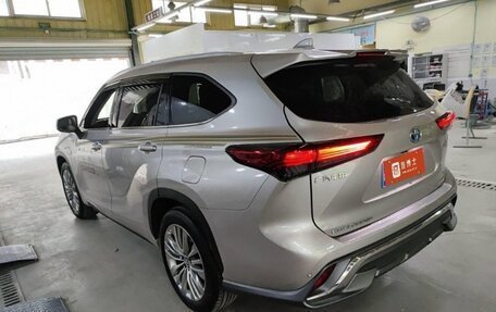 Toyota Highlander, 2022 год, 4 850 000 рублей, 4 фотография