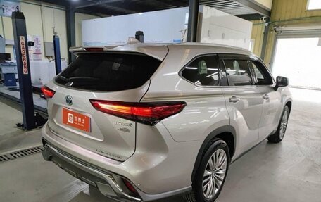 Toyota Highlander, 2022 год, 4 850 000 рублей, 3 фотография