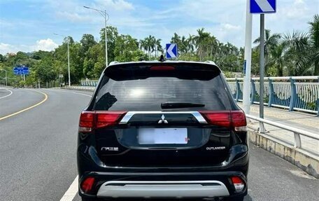 Mitsubishi Outlander III рестайлинг 3, 2021 год, 2 176 979 рублей, 4 фотография
