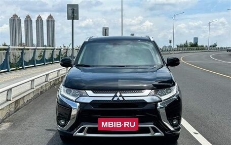 Mitsubishi Outlander III рестайлинг 3, 2021 год, 2 176 979 рублей, 2 фотография