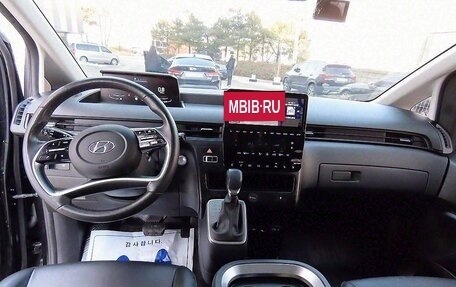 Hyundai Staria, 2023 год, 3 950 010 рублей, 6 фотография
