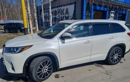 Toyota Highlander III, 2019 год, 4 050 000 рублей, 5 фотография