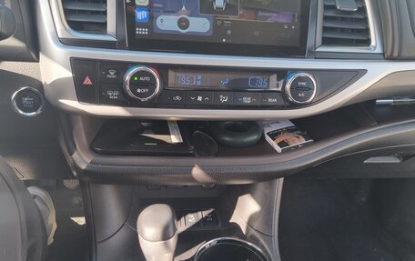 Toyota Highlander III, 2019 год, 4 050 000 рублей, 9 фотография