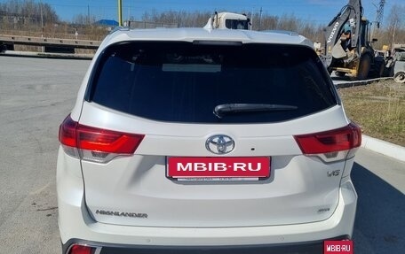 Toyota Highlander III, 2019 год, 4 050 000 рублей, 4 фотография