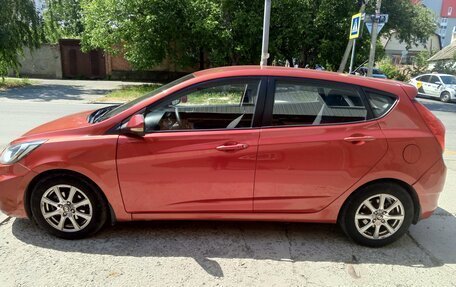 Hyundai Solaris II рестайлинг, 2011 год, 920 000 рублей, 1 фотография