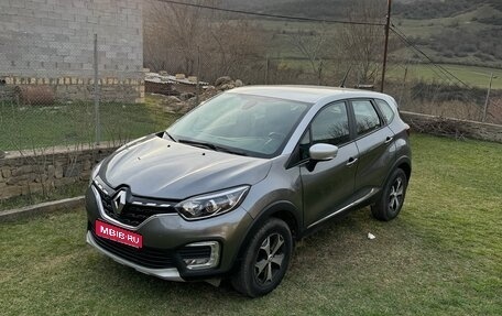 Renault Kaptur I рестайлинг, 2020 год, 1 200 000 рублей, 1 фотография
