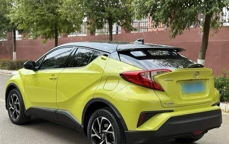 Toyota C-HR I рестайлинг, 2021 год, 1 680 000 рублей, 5 фотография