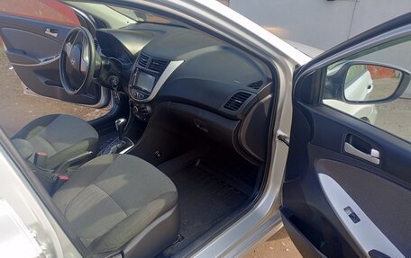 Hyundai Solaris II рестайлинг, 2011 год, 849 999 рублей, 6 фотография