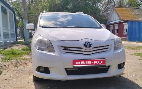 Toyota Verso I, 2011 год, 1 200 000 рублей, 1 фотография