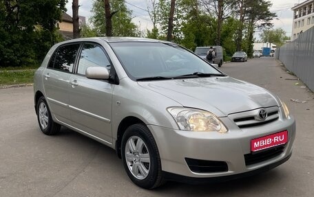 Toyota Corolla, 2004 год, 740 000 рублей, 1 фотография