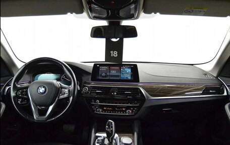 BMW 5 серия, 2019 год, 3 900 000 рублей, 11 фотография