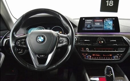 BMW 5 серия, 2019 год, 3 900 000 рублей, 13 фотография