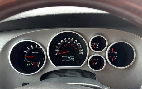 Toyota Sequoia II рестайлинг, 2011 год, 4 200 000 рублей, 13 фотография