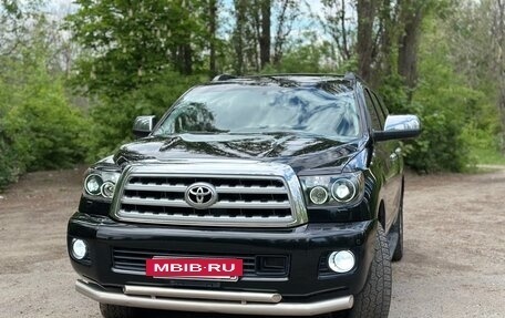 Toyota Sequoia II рестайлинг, 2011 год, 4 200 000 рублей, 2 фотография